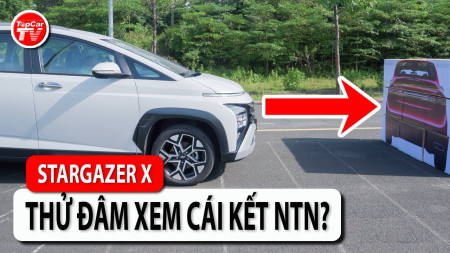 Thử cho Hyundai Stargazer X đâm vào 